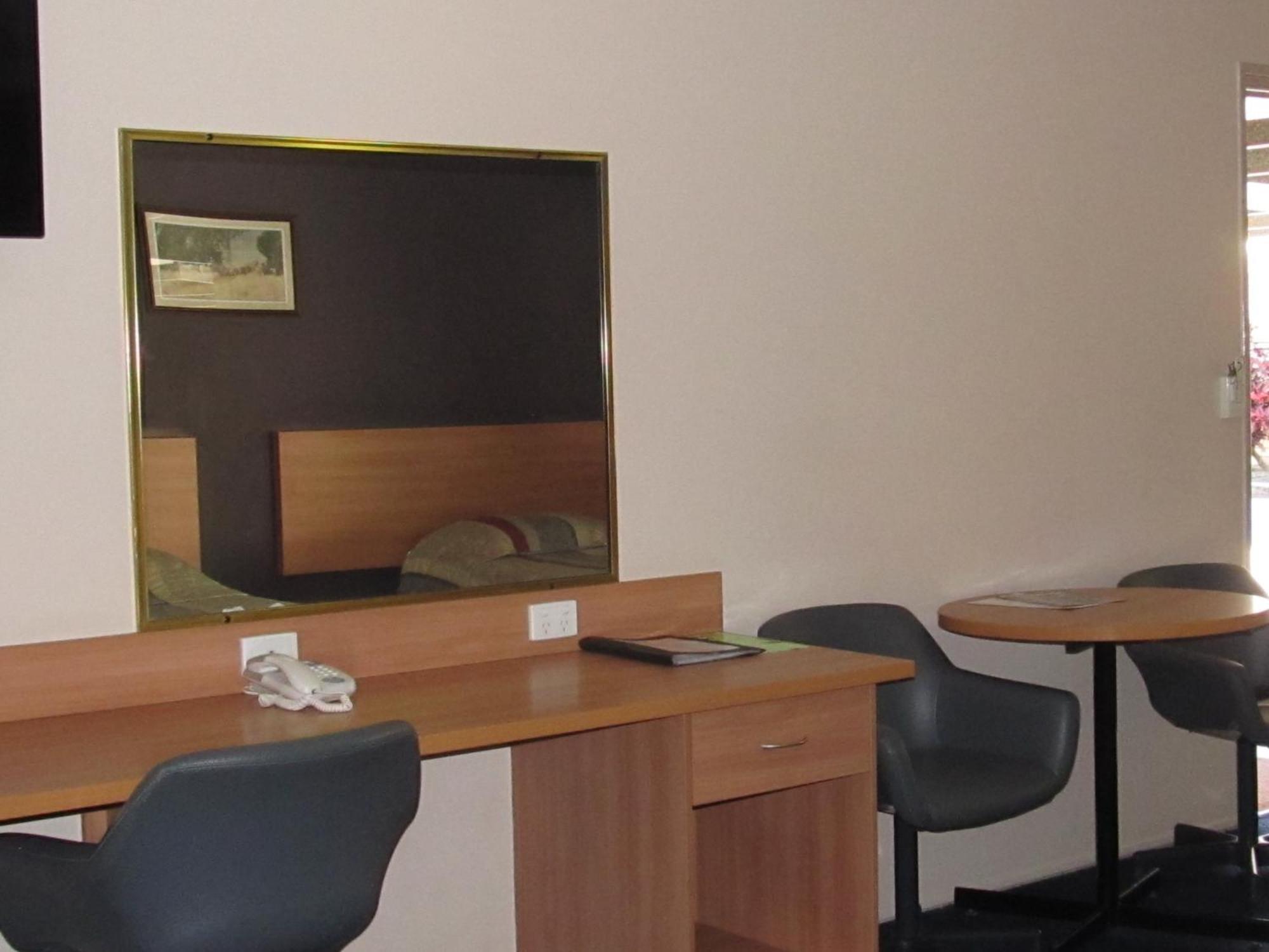 Sunpalms Motel Rockhampton Room photo