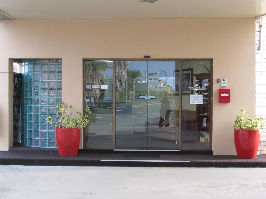 Sunpalms Motel Rockhampton Exterior photo